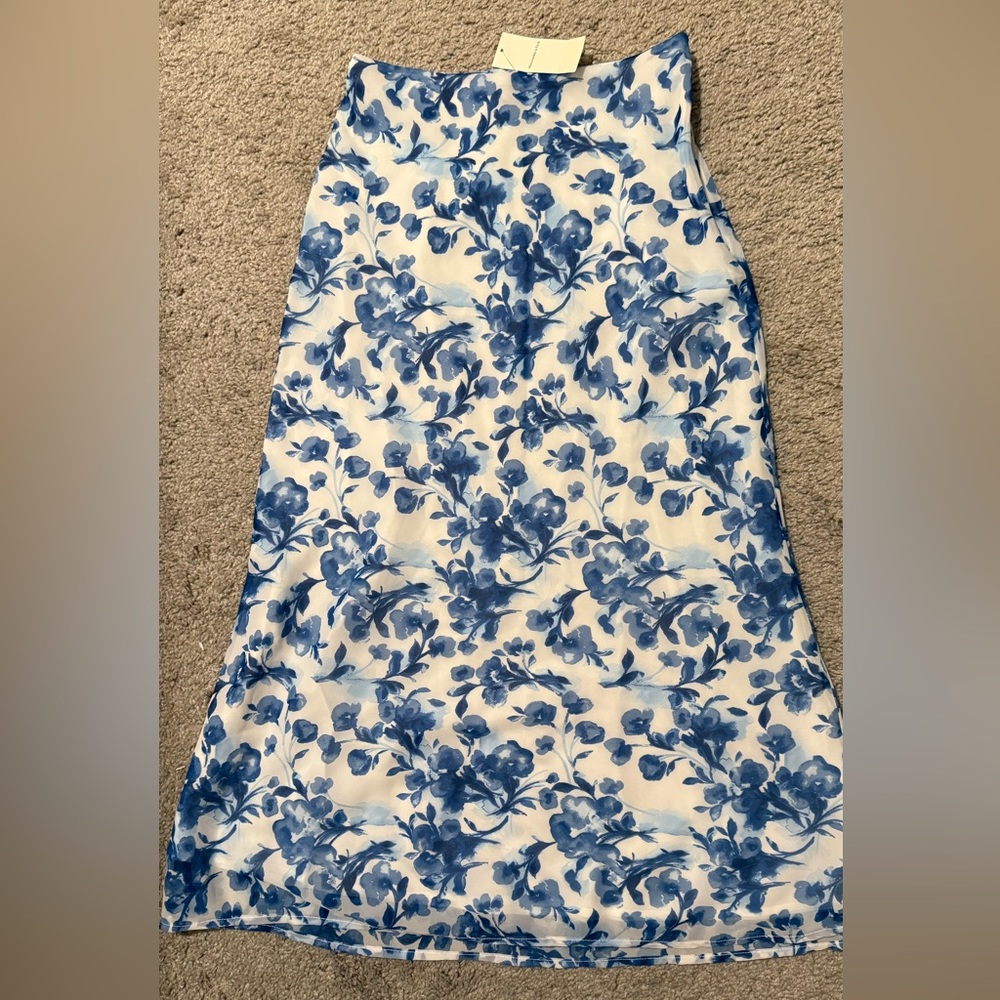 *ABERCROMBIE & FITCH* Floral Blue and White Women's Chiffon Skirt XS
